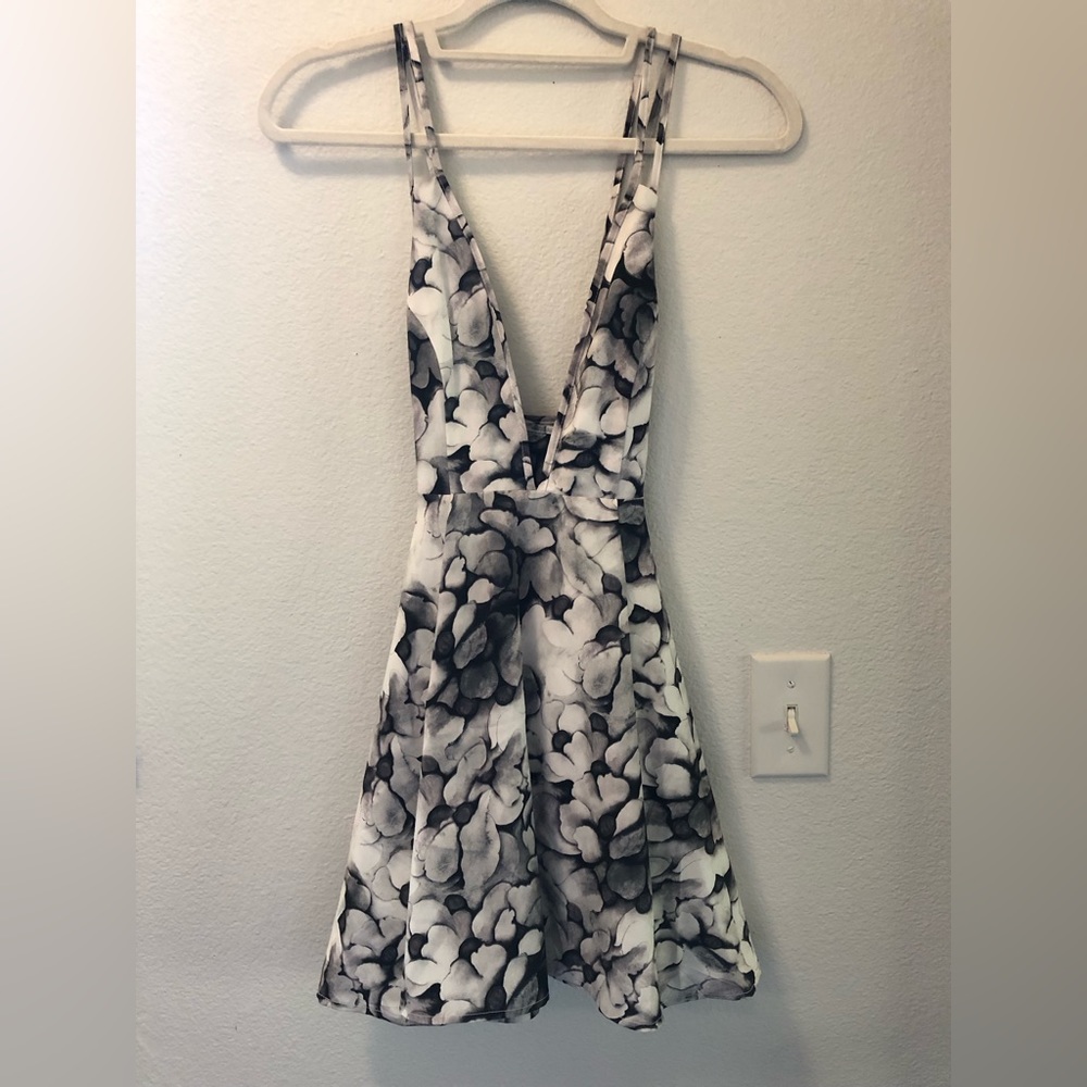 Deep Plunge Dress - Picture 5 of 11